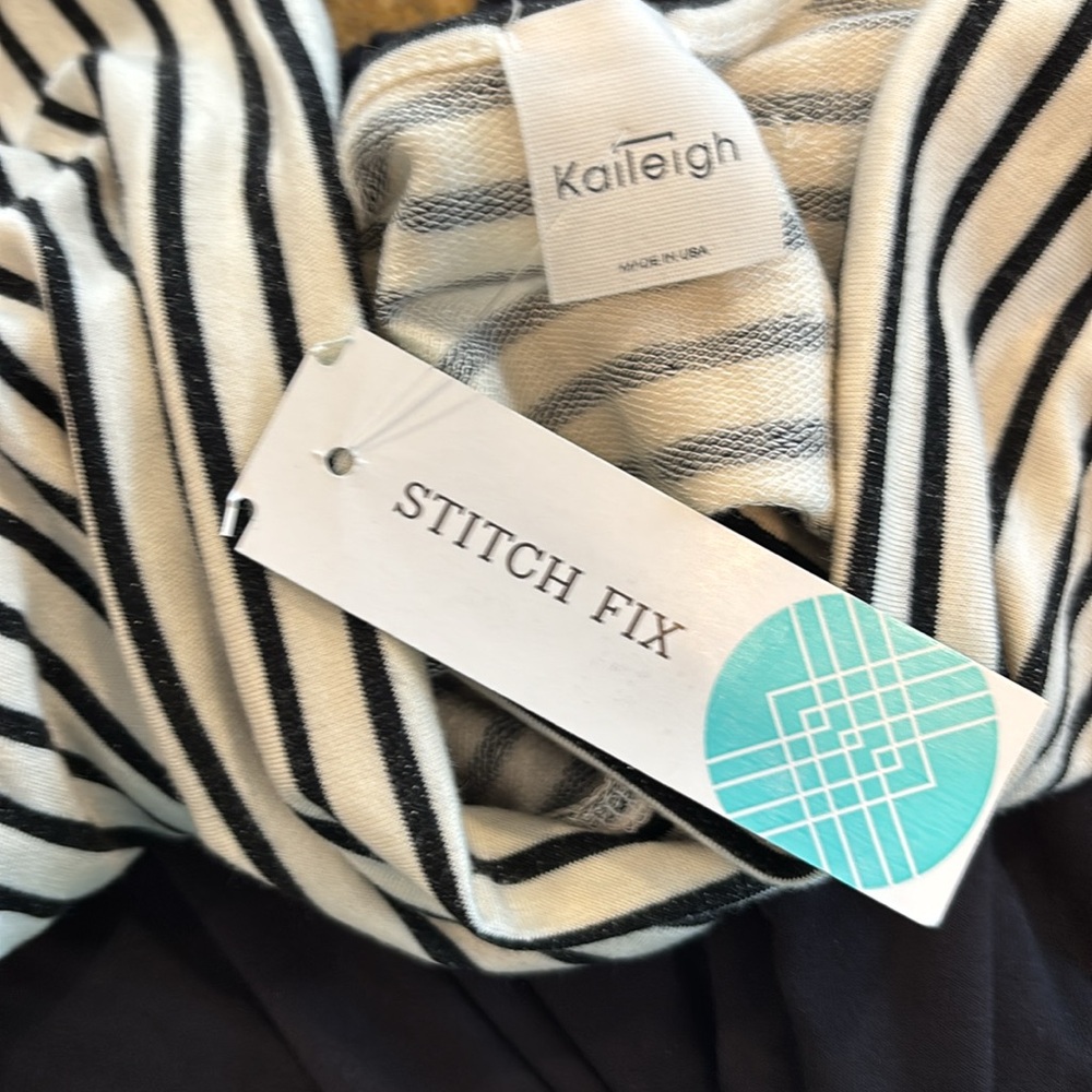 NWT Women's XS Kaileigh Latana Black & White Knit Jumpsuit - Picture 5 of 6